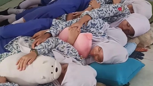 SMPN 39 Surabaya Terapkan Program Tidur Siang, ini Alasannya