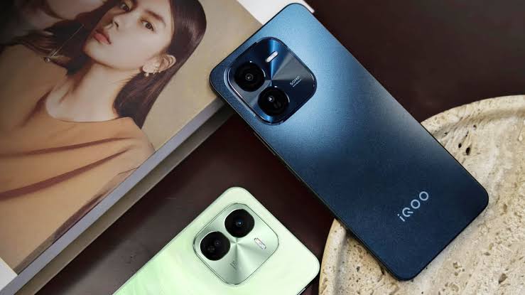 iQOO Z9: Smartphone Canggih Layar AMOLED dengan Kamera 50 MP