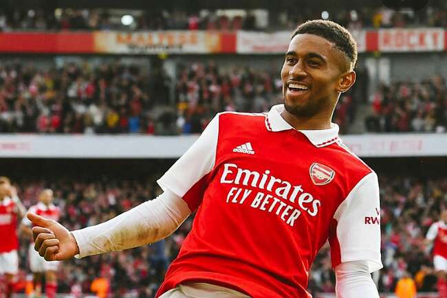 Man City Hanya Semalam di Puncak Klasemen Liga Inggris, Arsenal Pesta Gol 5-0 Kontra Nottingham 