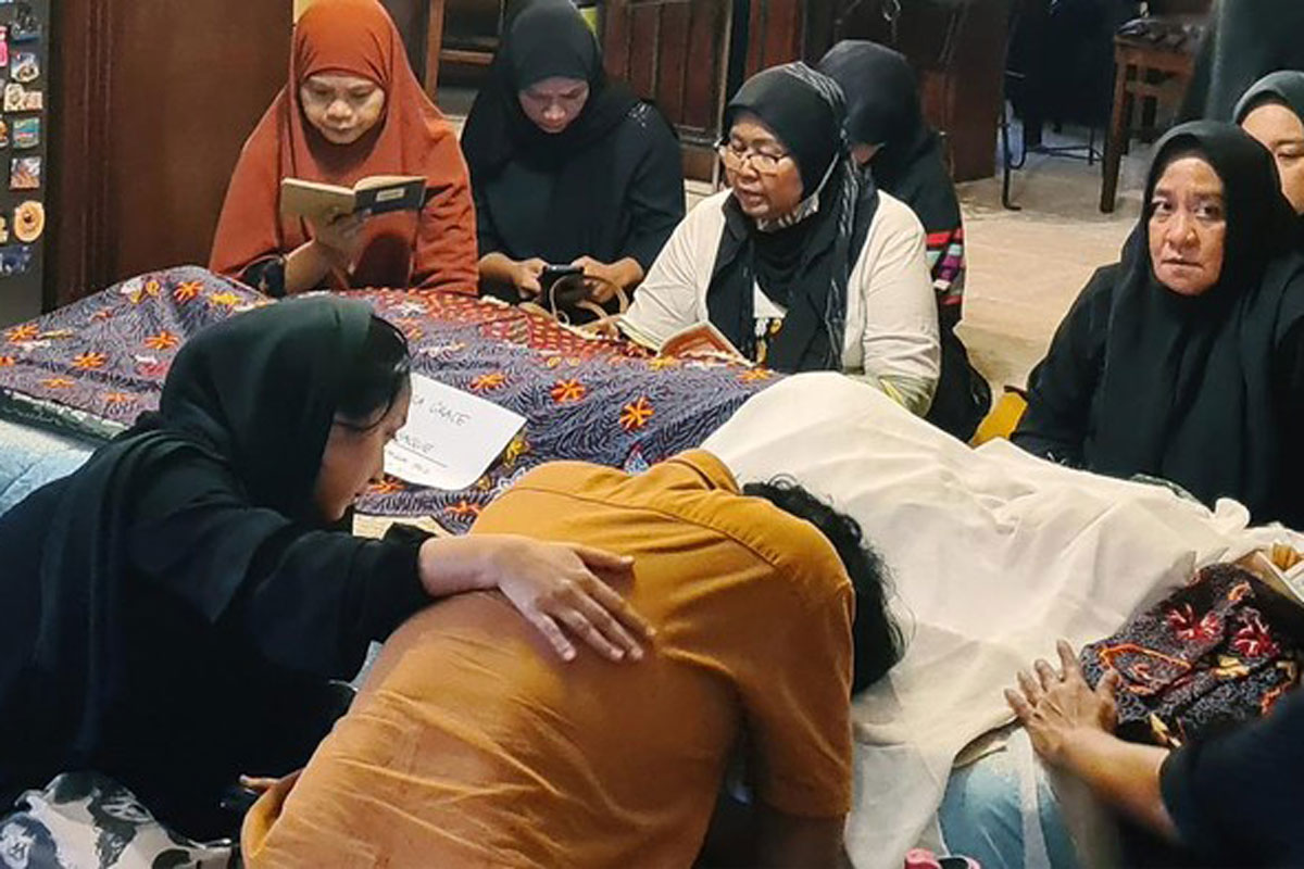 Masih Ingin Berdekatan dengan Istri, Ikang Fawzi Minta Pemakaman Marissa Haque Bakda Ashar