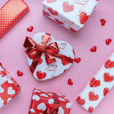 10 Rekomendasi Kado Menarik untuk Hari Valentine