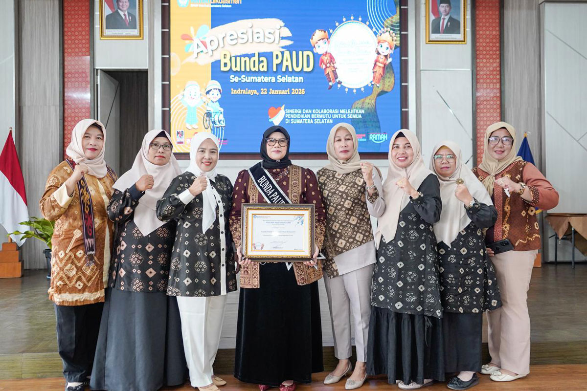 Hadiri HUT BPMP Indralaya, Bunda PAUD Muba Terima Penghargaan 