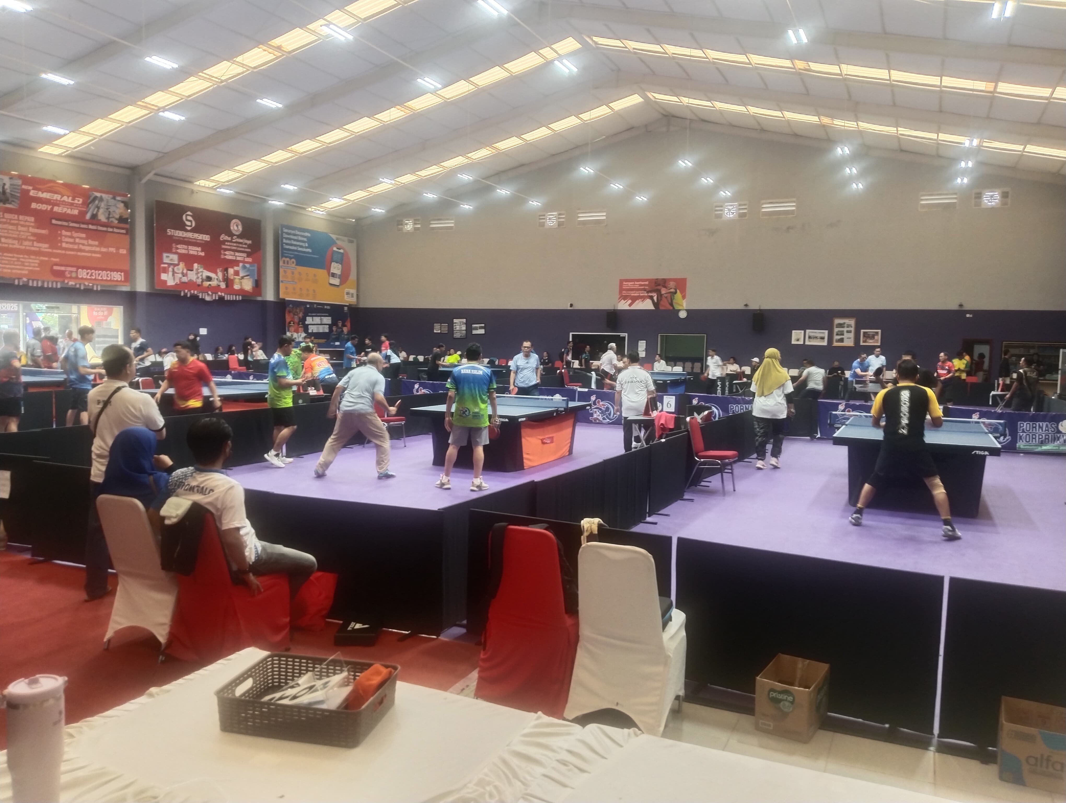 Nomor Tunggal Dipertandingkan, Petenis Meja Lakukan Pemanasan Sejak Pagi