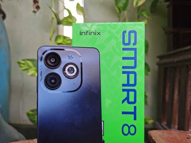 Infinix Smart 8: HP Rp 1 Jutaan Punya Dynamic Island ala iPhone