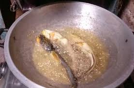 Begini Cara Menggoreng Lele agar Tidak Meletup Letup