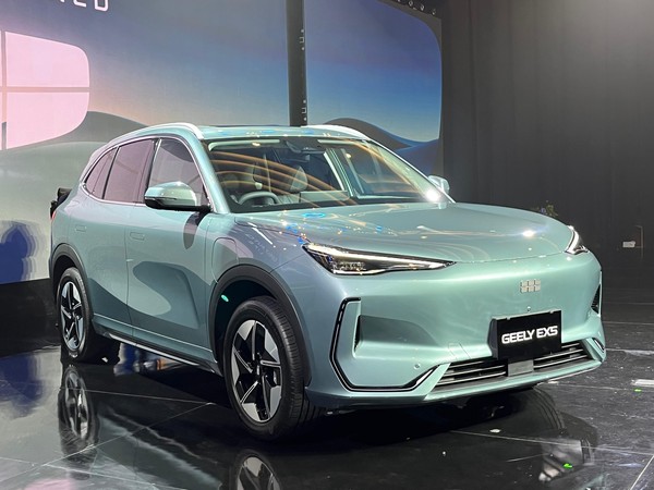 Mobil listrik Geely EX5 2025 : Tampilan Modern dan Bawa Fitur Canggih