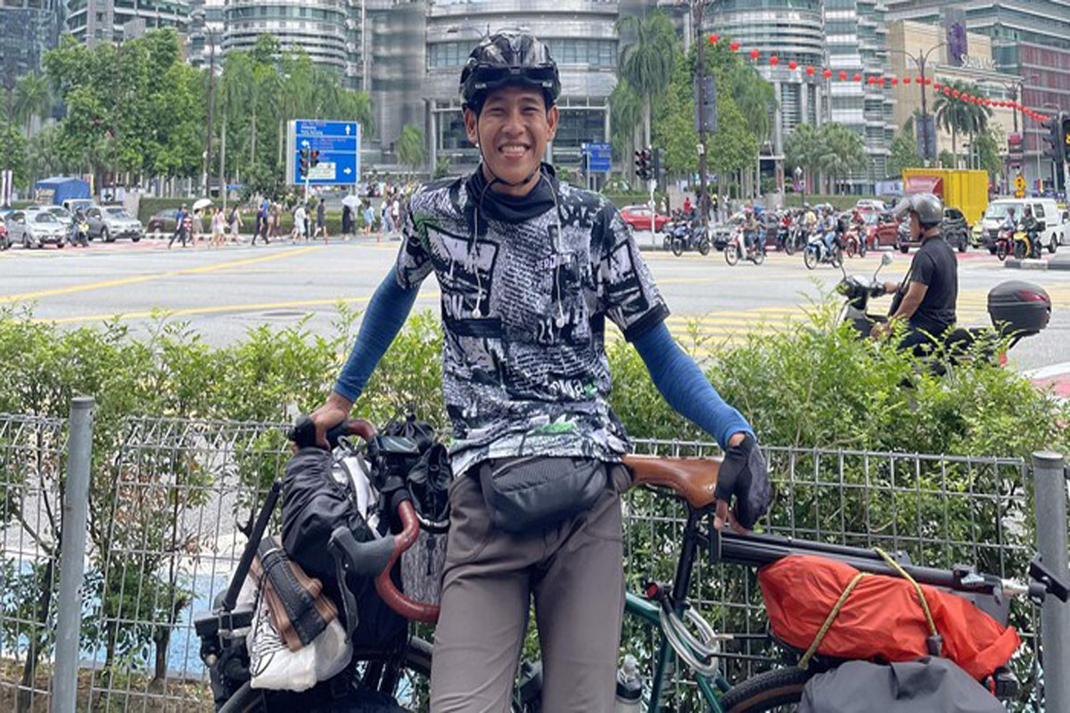 Sukses Keliling Indonesia, Ari Yami Pergi Umrah Mengendarai Sepeda 