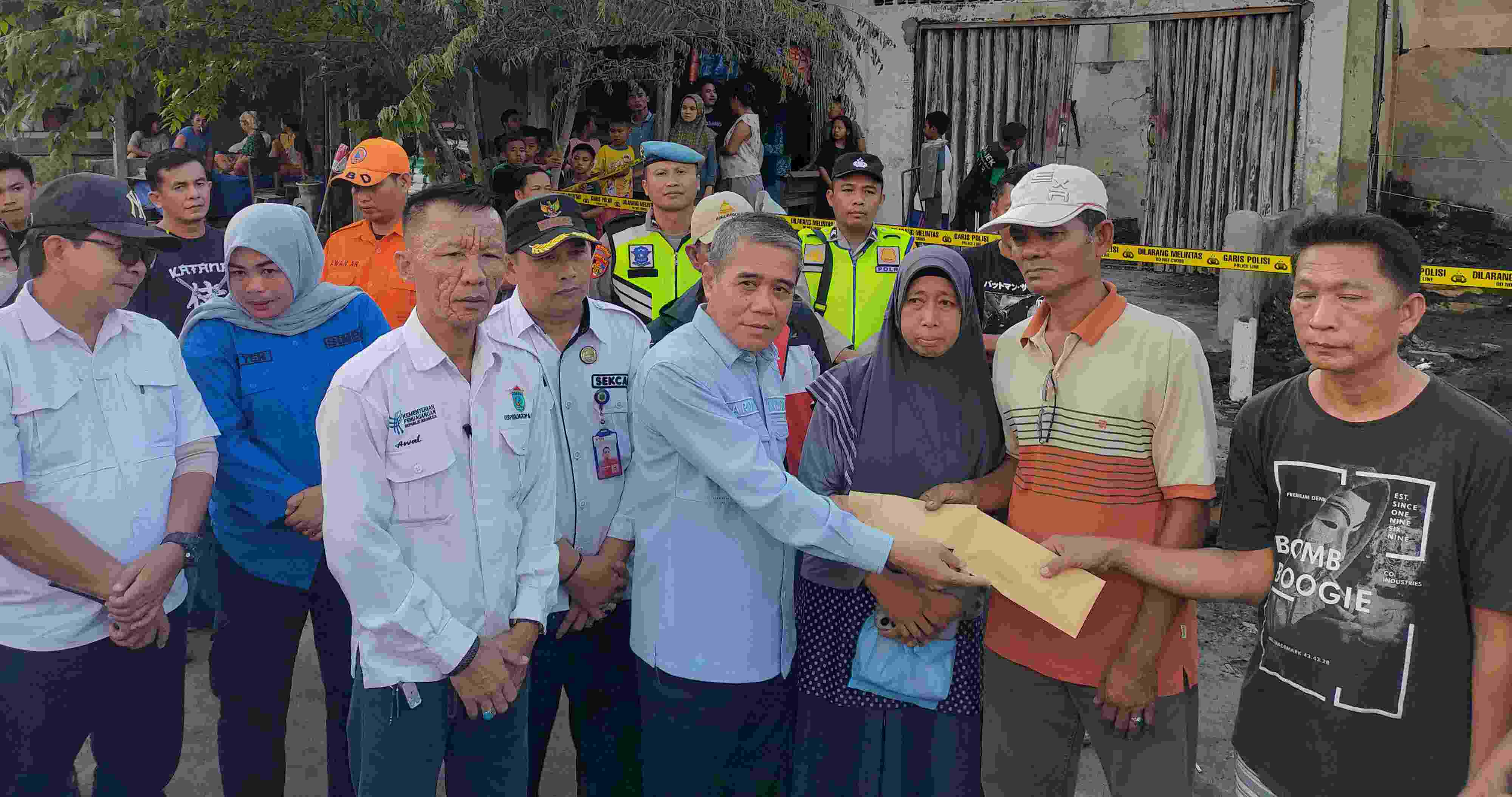 Pemkab Ogan Ilir Bantu Korban Kebakaran di Tanjung Raja 