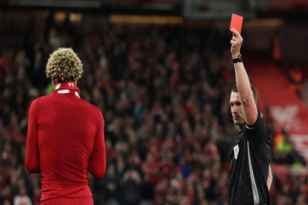 Carabao Cup - Jadi Pahlawan Liverpool, Ekitike Diganjar Kartu Merah, ini Penyebabnya