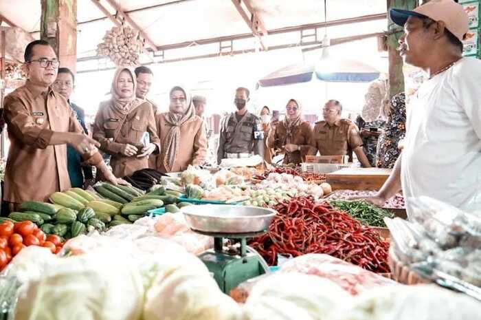 Usai Sidak ke Pasar Tradisional, Pj Bupati Banyuasin Siap Gelar Pasar Murah