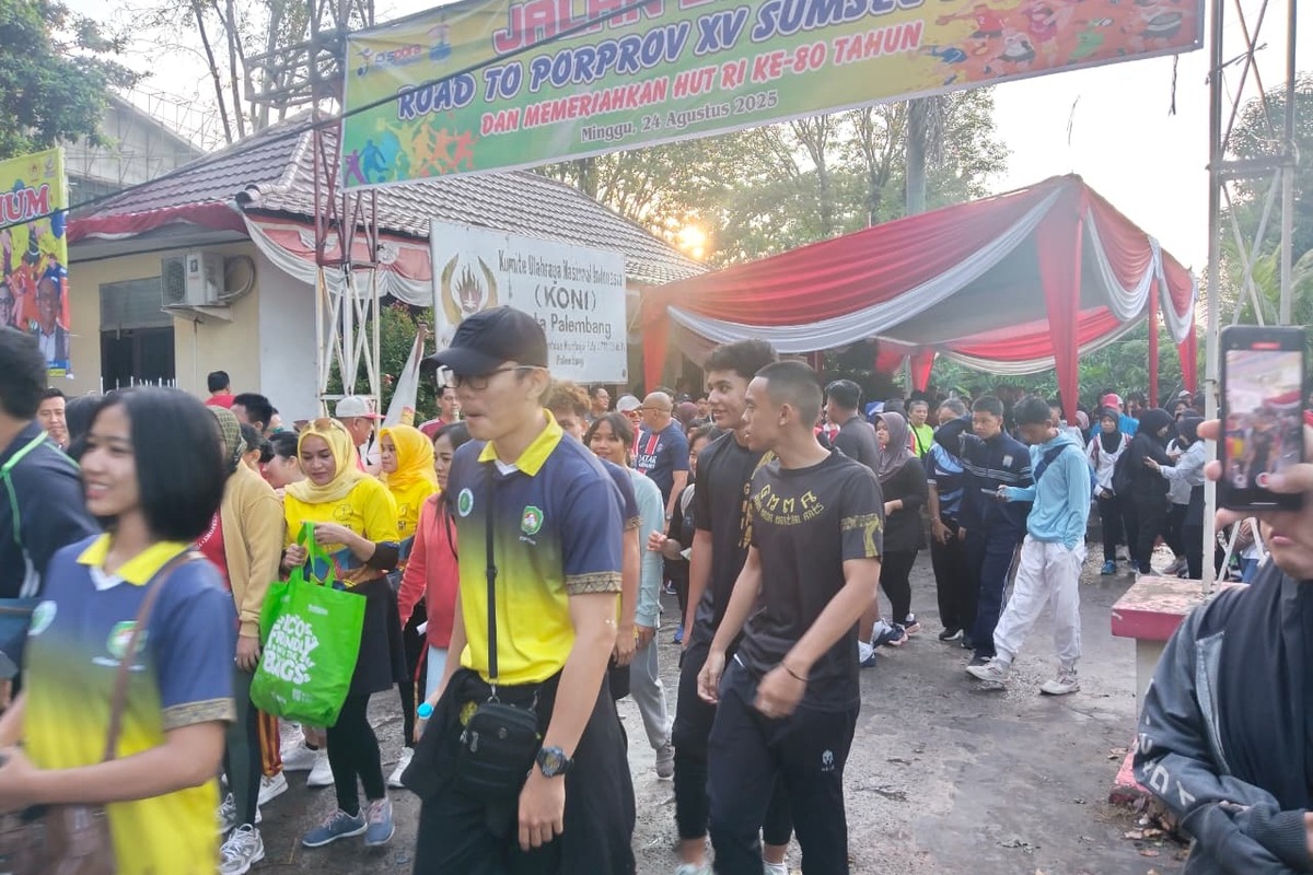Jalan Sehat KONI Palembang Bartabuh Puluhan Hadiah