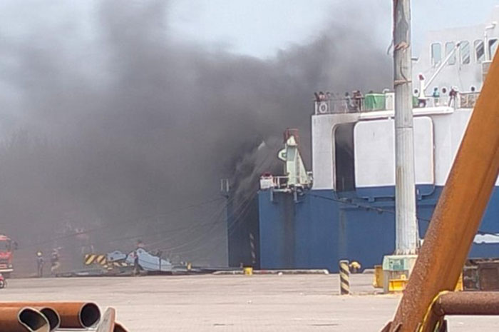 Kapal Feri Mutiara Berkah I Terbakar di Pelabuhan Merak, Bagaimana Nasib Penumpang?