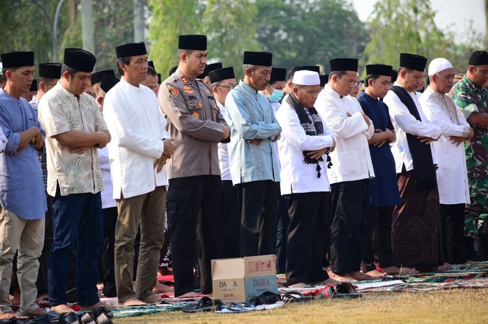 Warga OKI Gelar Salat Istisqa Serentak, Semoga Hujan Segera Turun