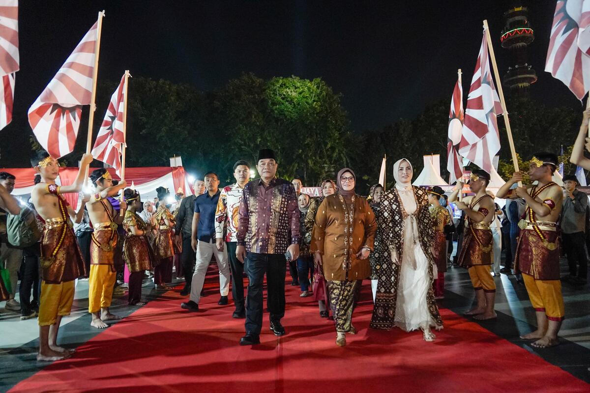 Bupati-Ketua TP PKK Muba Hadiri Pembukaan Festival Sriwijaya 2025