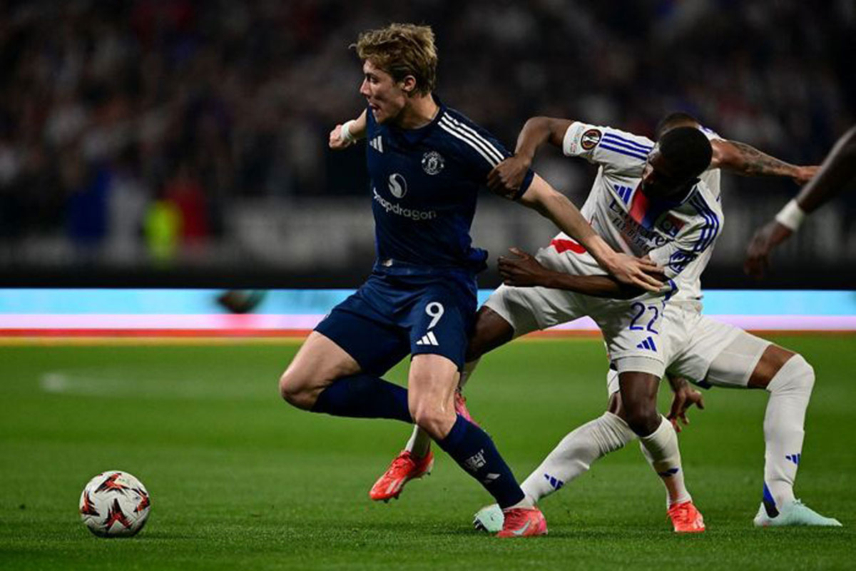 Liga Europa - Rendahkan Olympique Lyon, Onana Dihukum 2 Gol, Akhirnya MU Gagal Menang di Menit Akhir