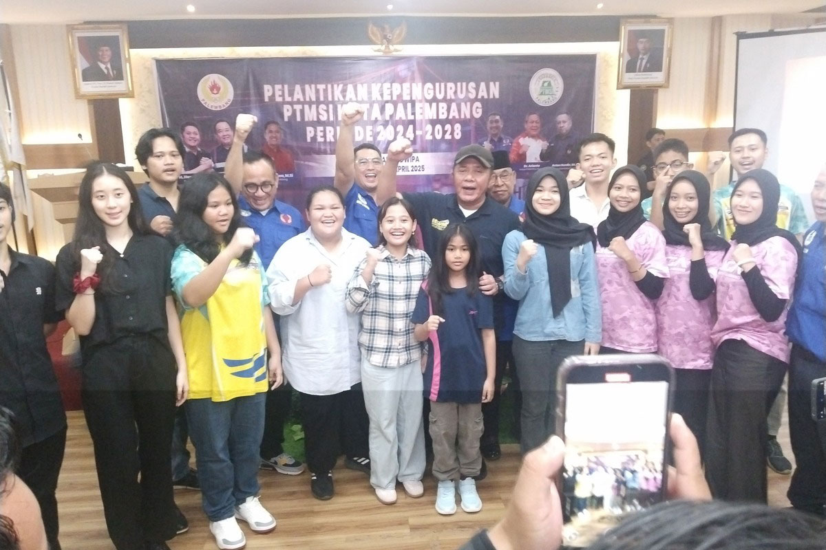 Hadiri Pelantikan Pengkot PTMSI Palembang, Gubernur Sumsel Sawer Atlet