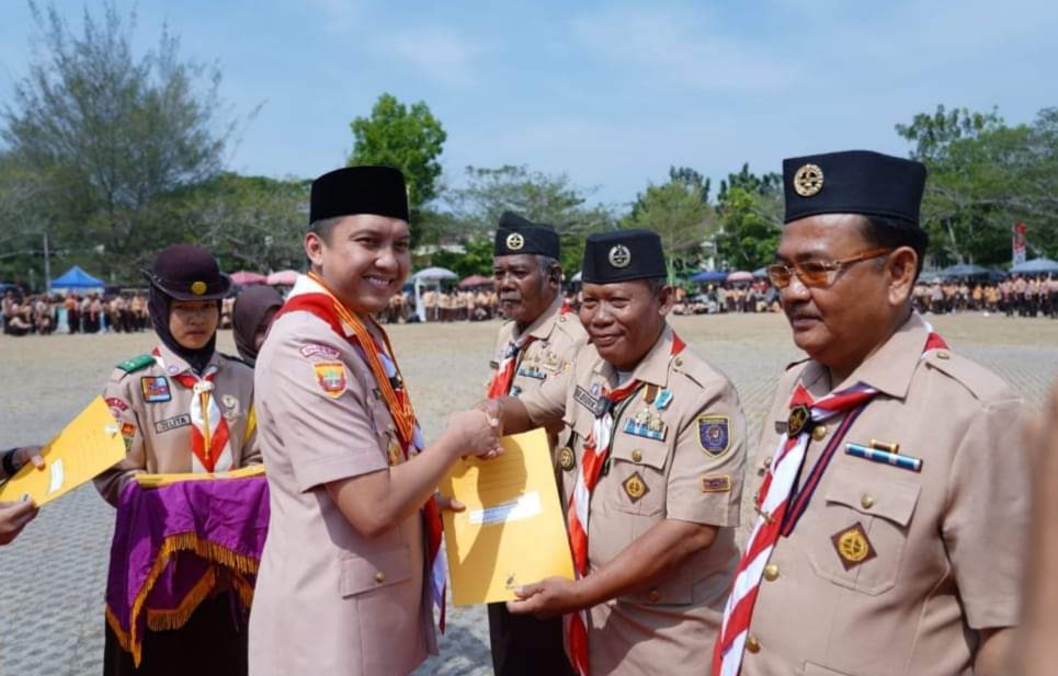 HUT Pramuka, Bupati Panca Serahkan Sertifikat Penghargaan 