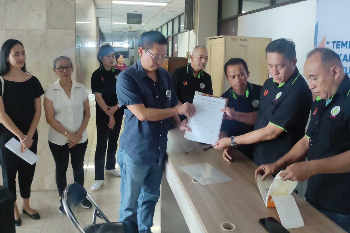 Peter Layardi Kembalikan Formulir Caketum PB PTMSI, Uang Pendafaran Diserahkan Berupa Cek