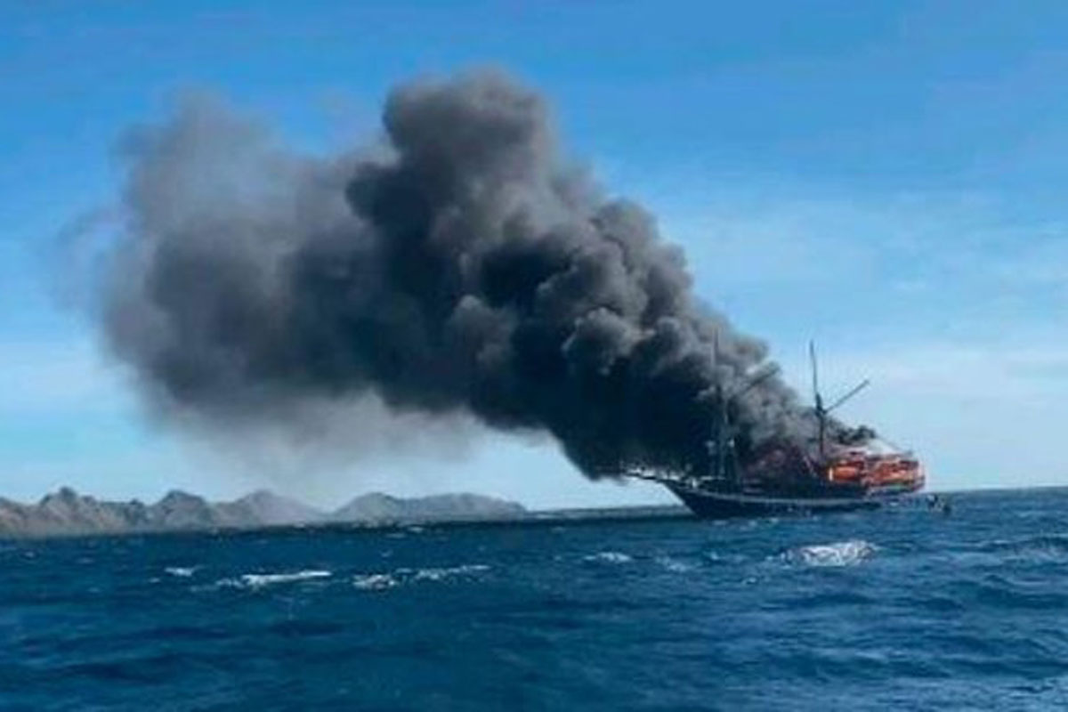 Kapal Pinisi Terbakar di Labuan Bajo, Bagaimana Nasib Penumpang? 