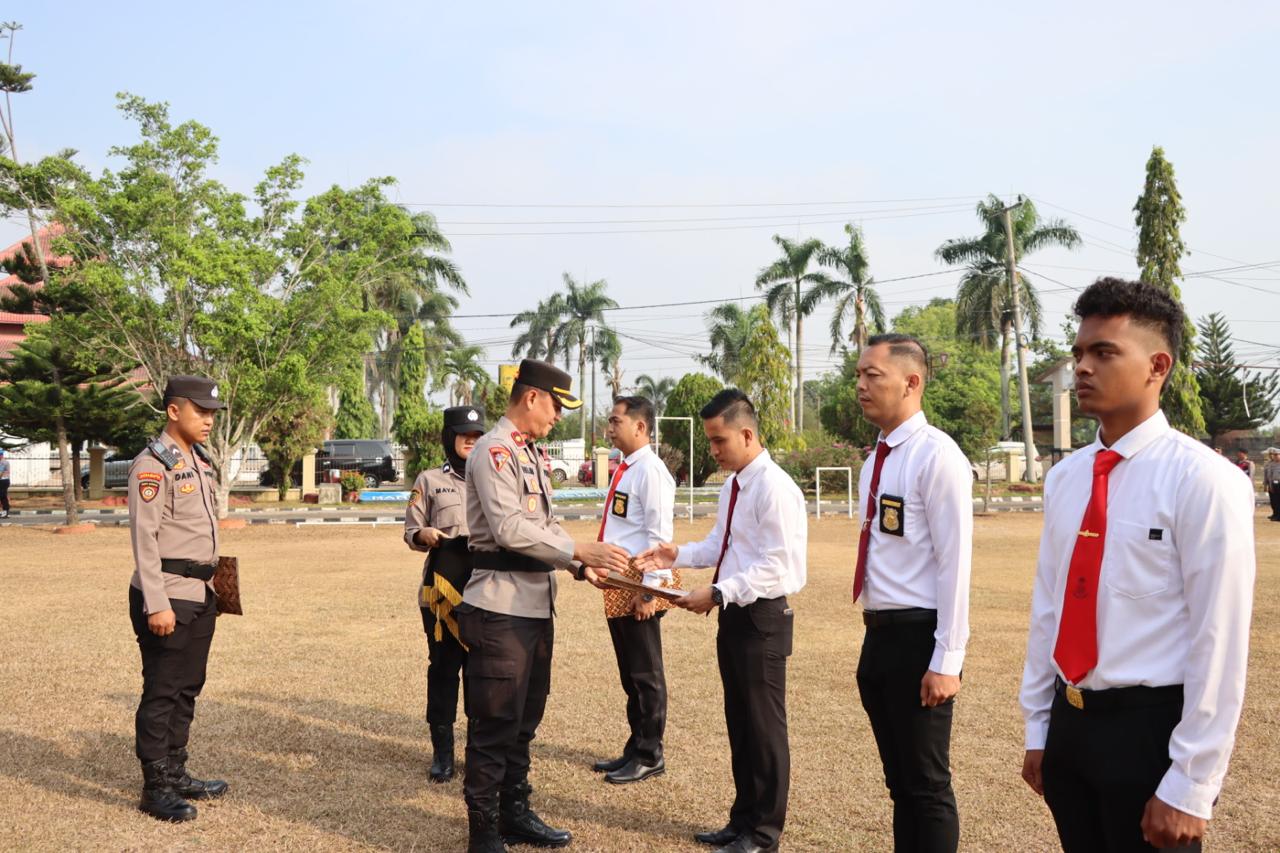 Ungkap Kasus Narkoba dan Pencurian, Personel Polres Ogan Ilir Dapat Penghargaan