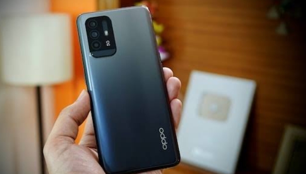 OPPO F19 Plus 5G Terjun Bebas, Dibekali Performa Tangguh dengan Kamera Terbaik 