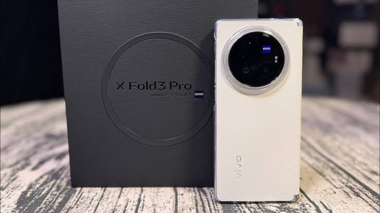 Vivo X Fold 3 Pro: Smartphone Lipat yang Indah dan Menawan 