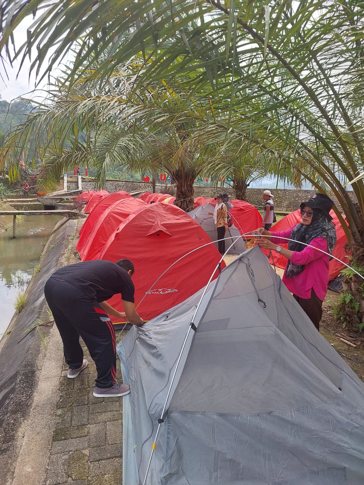 Peringatan Unik, Ratusan Guru Bakal Berkemah di Bukit Layang