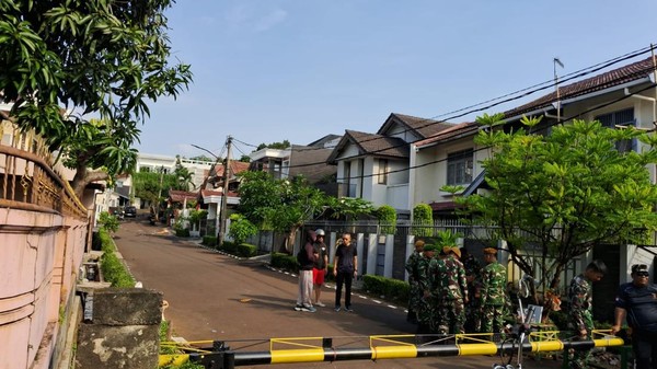 Usai Dijarah, Rumah Sri Mulyani Dijaga Aparat