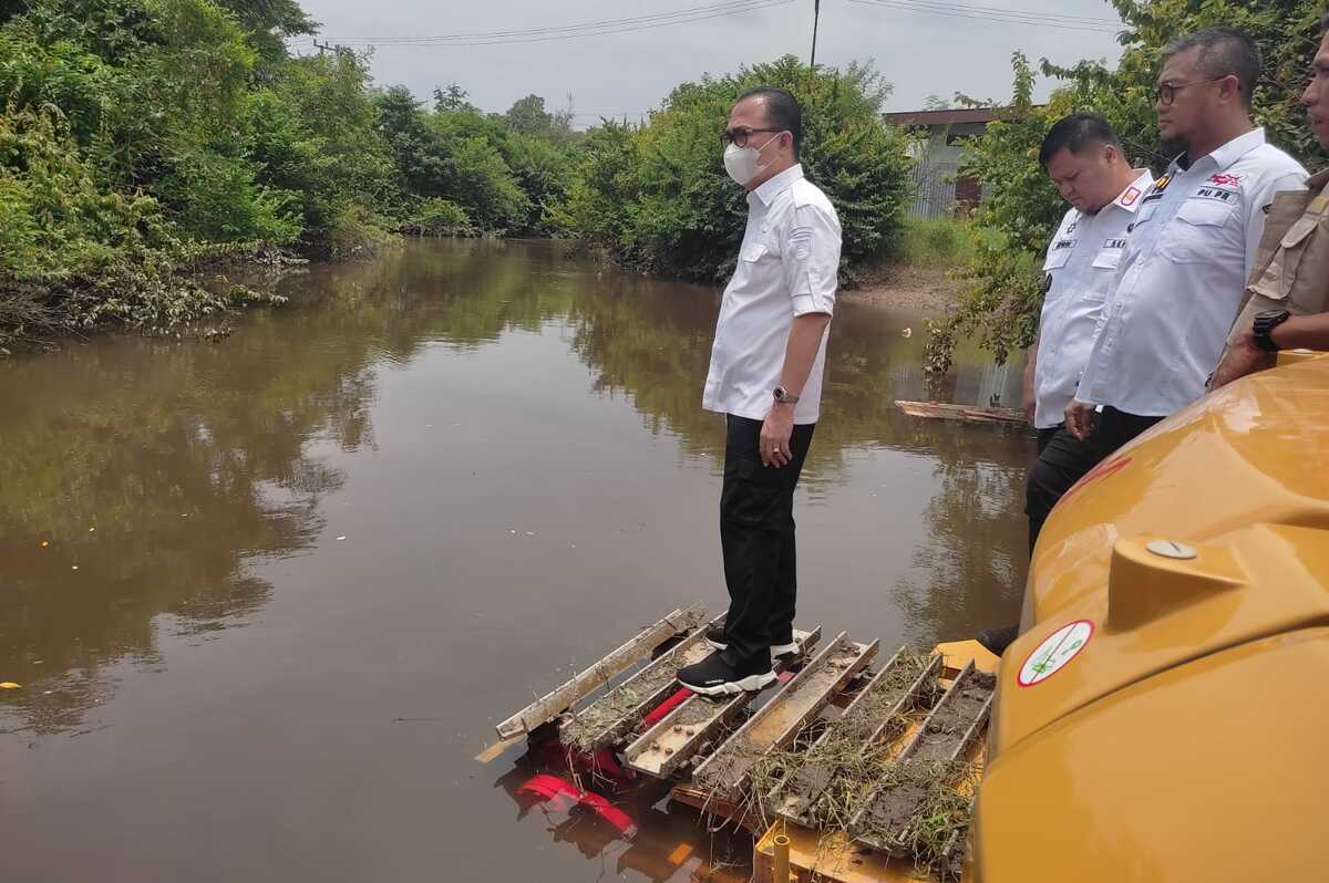 Cegah Banjir Warga Tanah Mas, Sungai Gasing Dinormalisasi
