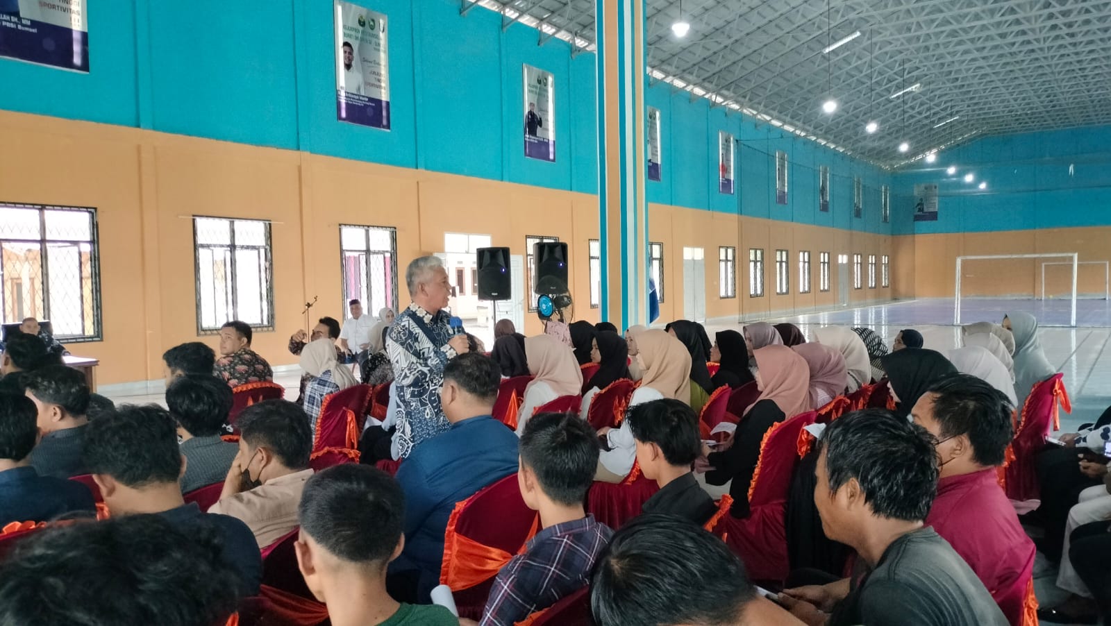 Pulang Kampung, Anggota MPR RI H Iskandar Sosialisasi Empat Pilar kepada Pemuda Desa Celikah 