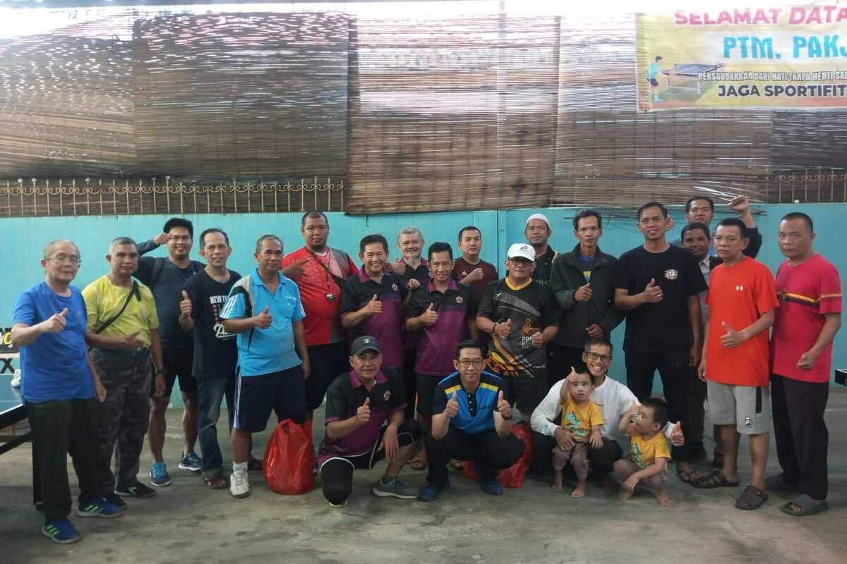 Heru cs Juara Turnamen Tenis Meja PTM Pakjo Ceria Palembang, Pemenang Dapat Hadiah Sembako