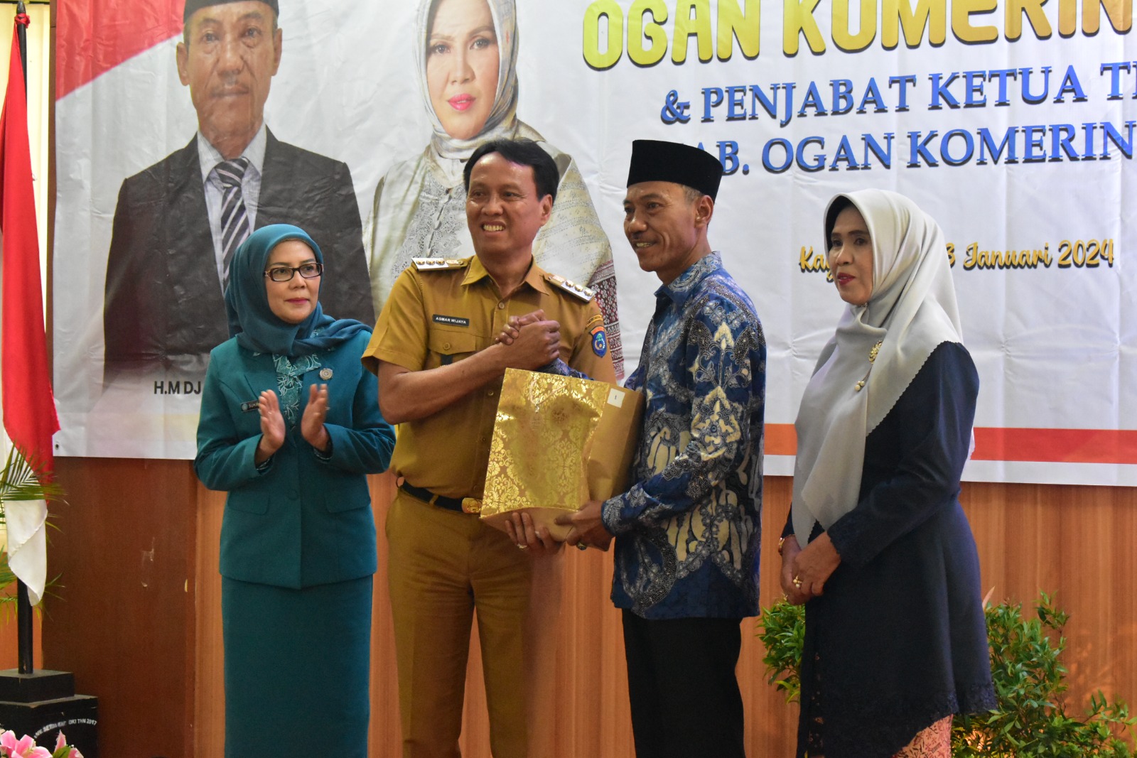 Pj Bupati OKI Terima Memori Jabatan dari Bupati dan Wakil Bupati OKI Periode 2019-2024