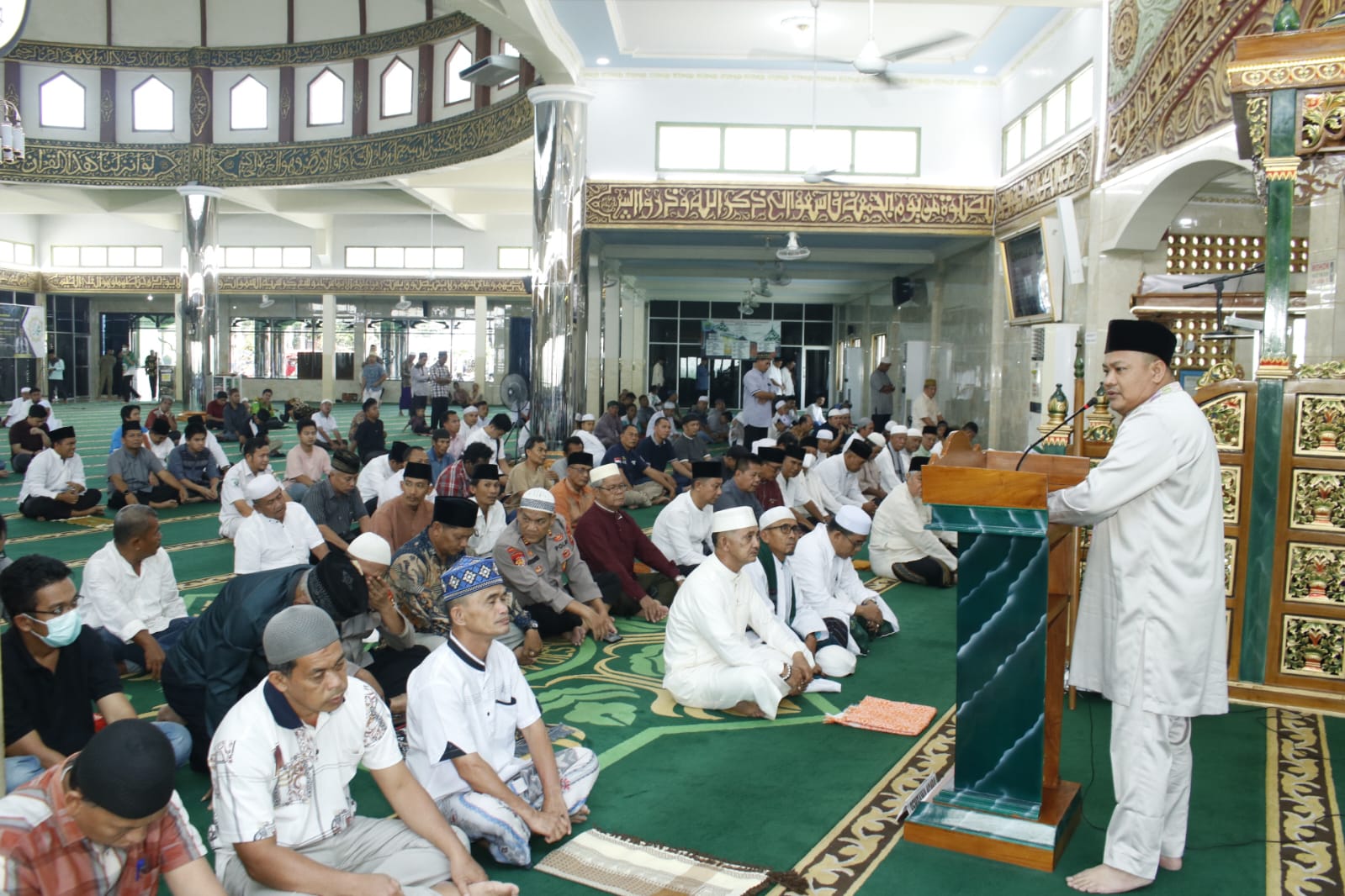 PJ Walikota Lubuklinggau Safari Jumat Perdana di Masjid Al-Baari