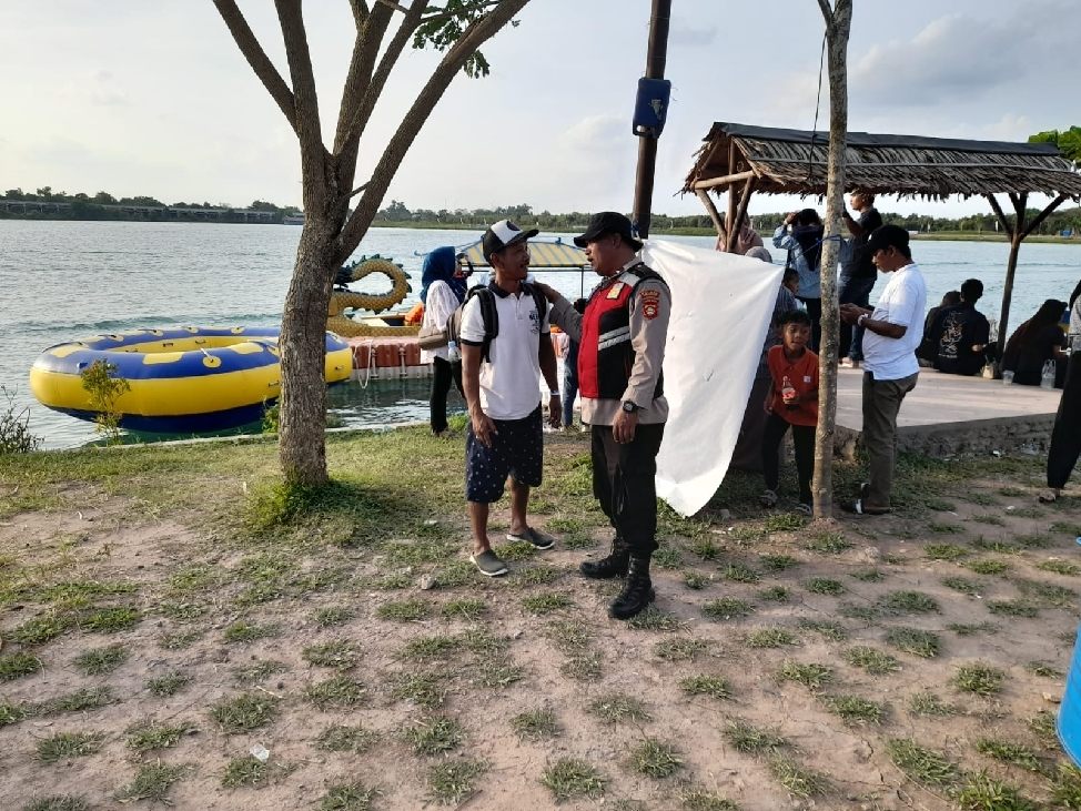 Polsek Indralaya  Patroli Objek Wisata Danau Biru,  Operasi Lilin Musi 2025