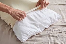 Begini Cara Mudah Mencuci Bantal Agar Tidak Bau Apek