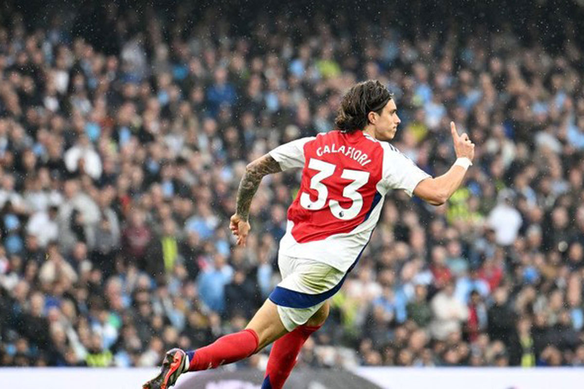 Debut Manis di Arsenal, Calafiori Cetak Gol Indah Lawan Manchester City 