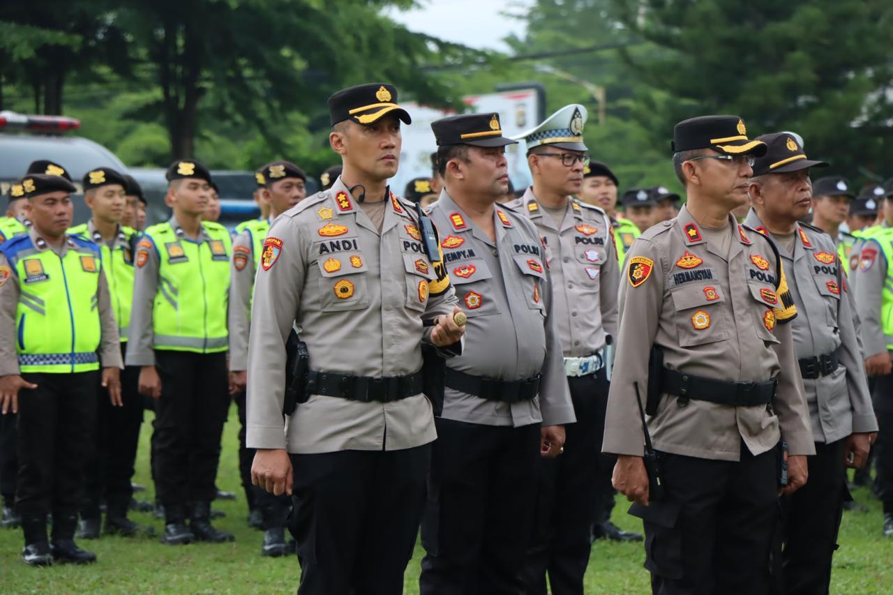 Wakapolda Sumsel Berikan Penghargaan Polres Berprestasi. Polres Ogan Ilir ?