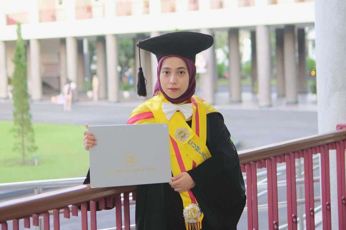 Dewi Agustiningsih, Raih Doktor di Usia 26 Tahun di UGM