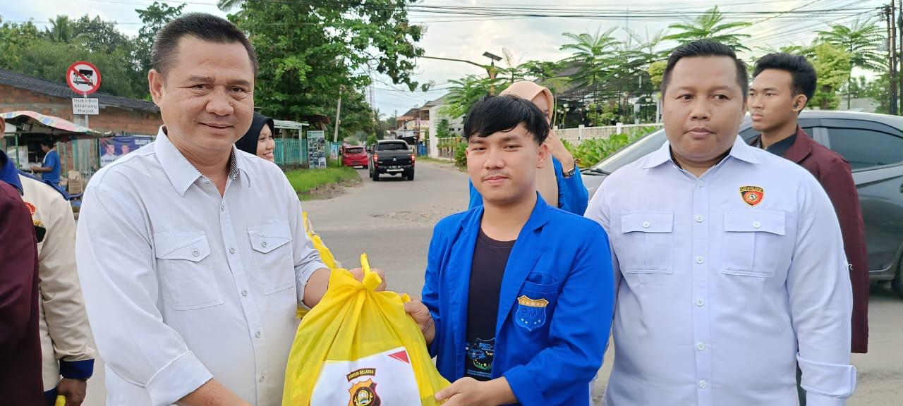 Sat Intelkam Polres Ogan Ilir Bagikan 80 Paket Sembako ke Organisasi Mahasiswa