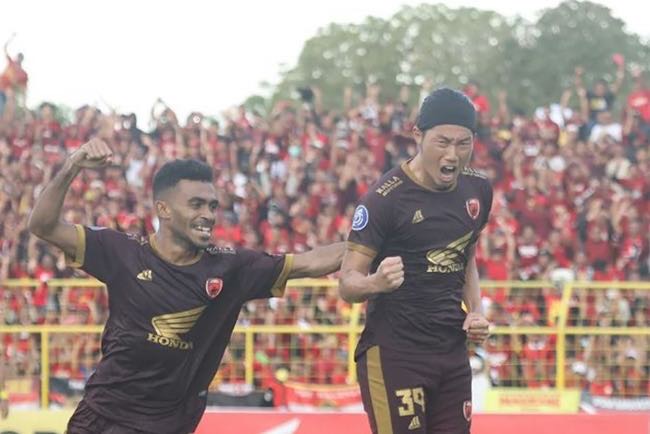 PSM Makassar Hanya Butuh 3 Poin Angkat Tropi Juara Liga 1, Persija dan Persib Punya Tabungan Laga Tapi Sulit 