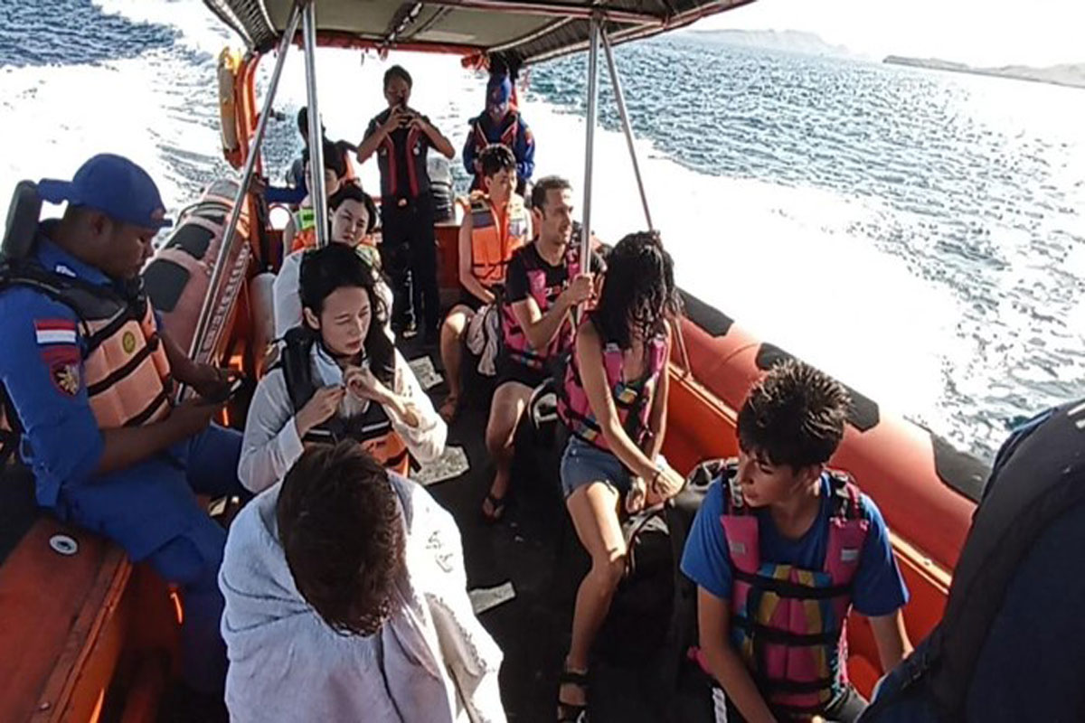 Kapal Wisata Membawa Turis Asing Dihantam Ombak di Labuan Bajo, Bagaimana Nasib Penumpang? 