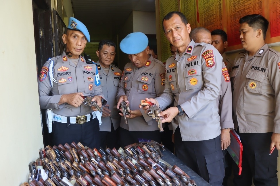Polres Ogan Ilir Laksanakan Pengecekan Senjata Api Dinas