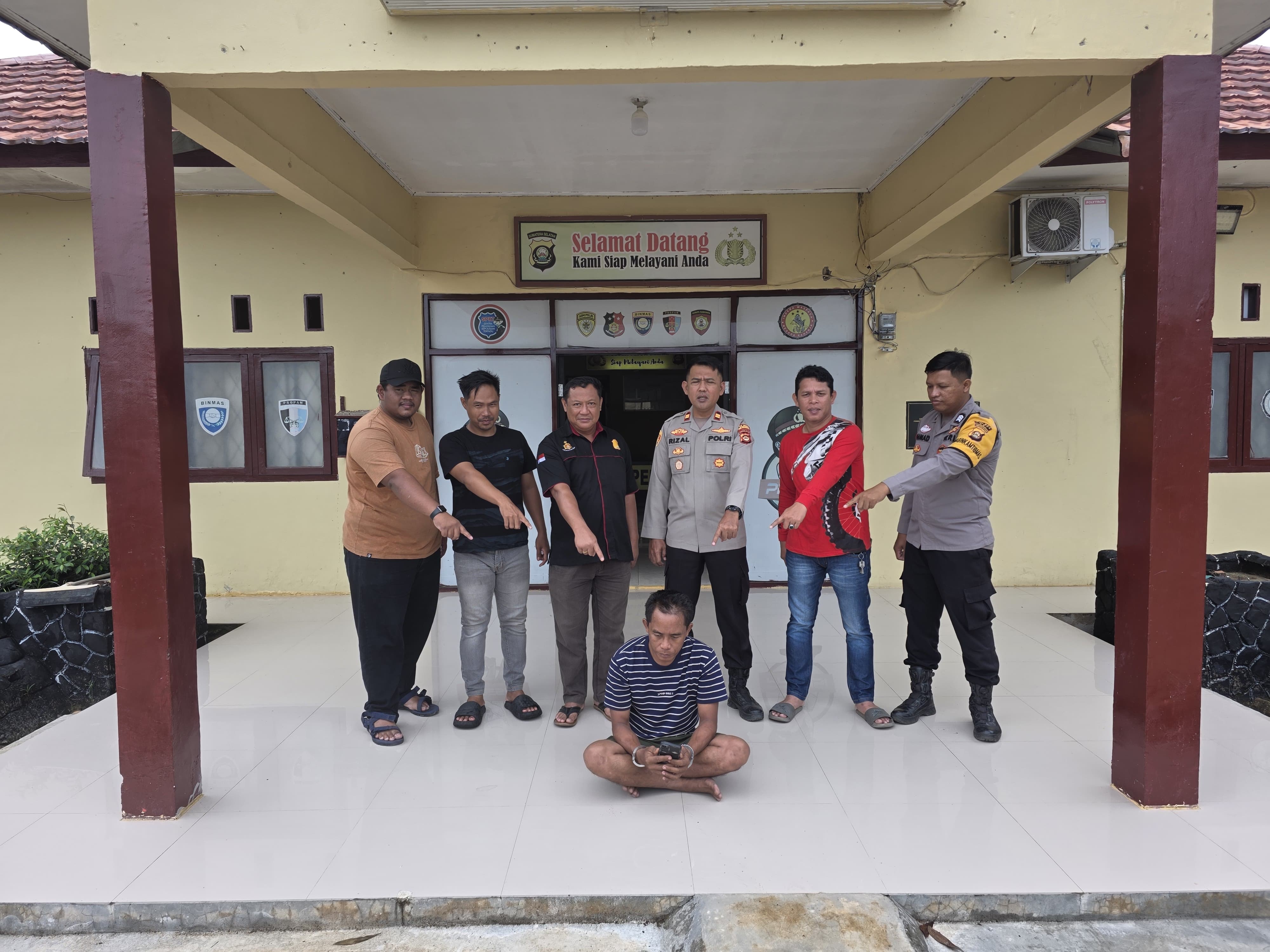 Marwan Dibekuk Dirumah Makan Setelah Gelapkan Handphone Korban Rugi Rp5 juta 