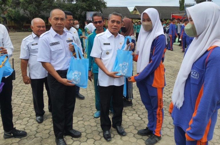 Wabup Ogan Ilir  H Ardani Launching Gerakan Bergizi Nasional di SMAN 1 Indralaya Utara