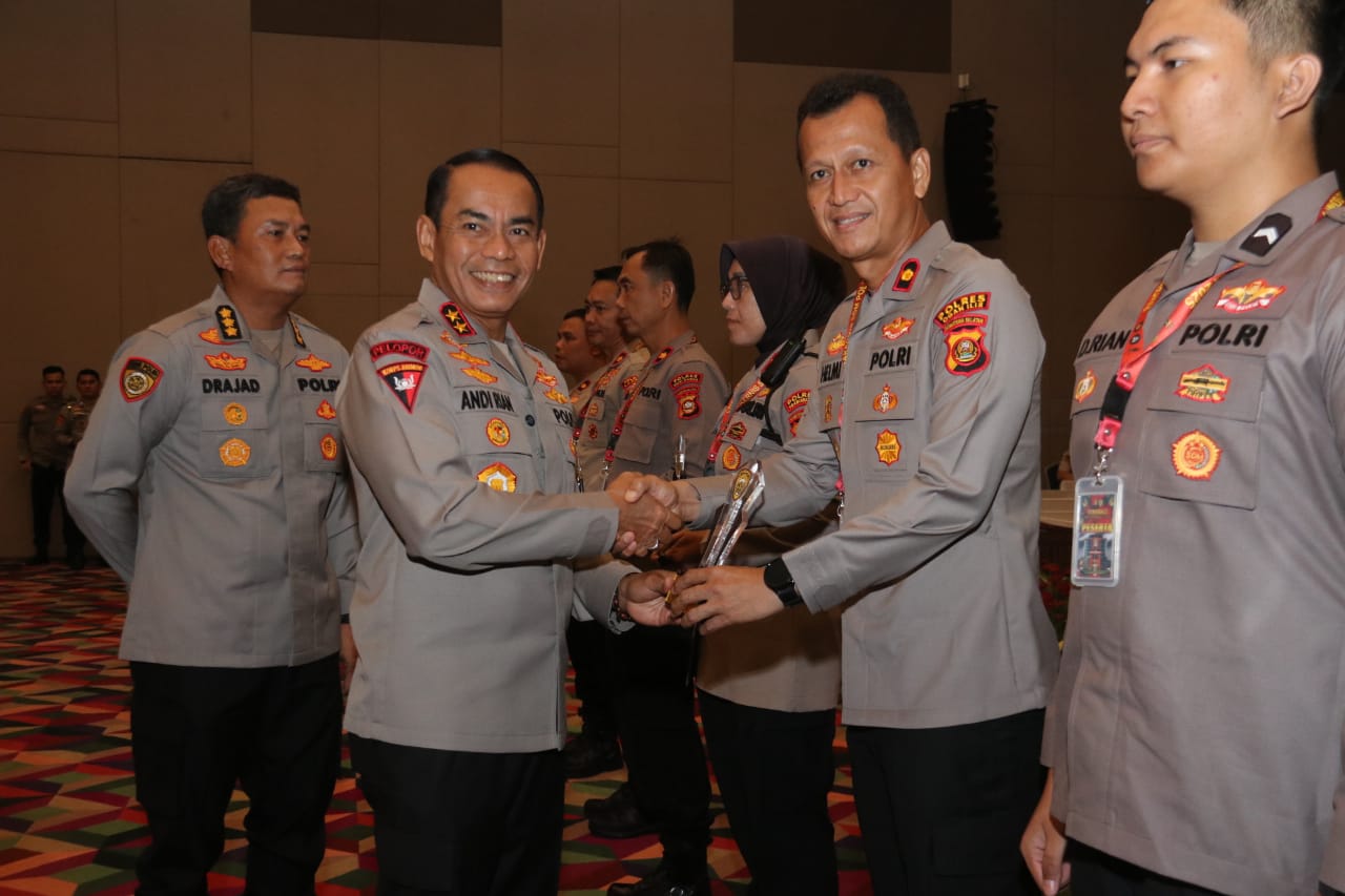 Polres Ogan Ilir  Juara 1 Lomba Produktivitas Hasil Panen Jagung di Rakernis SDM Polda Sumsel 2025