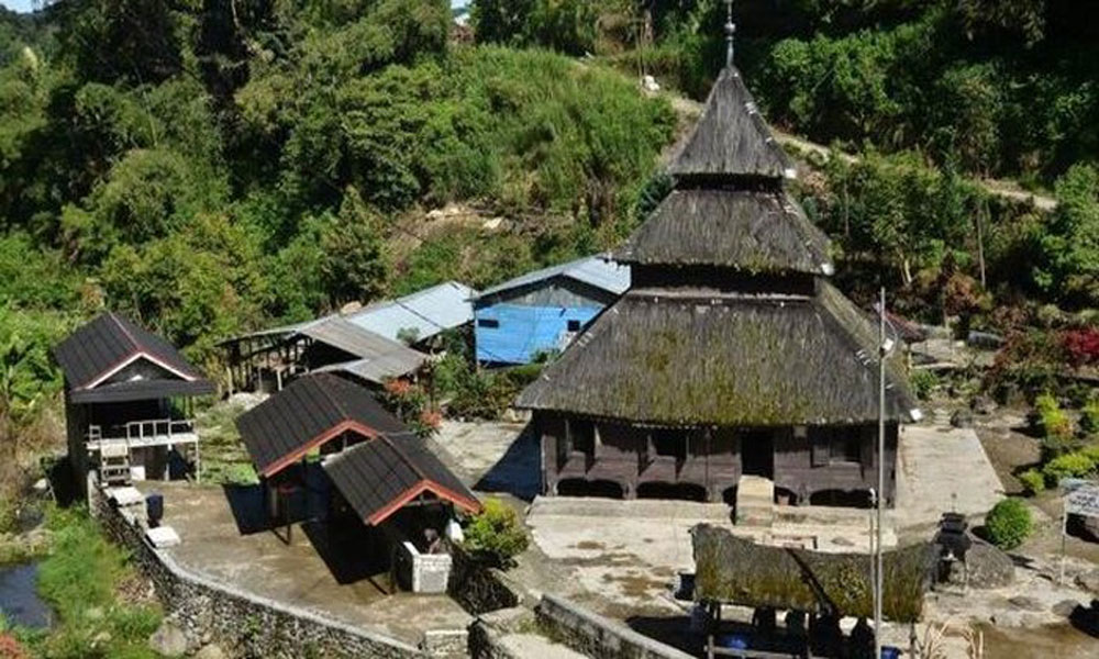 Masjid Tertua di Sumbar ini Atapnya dari Ijuk