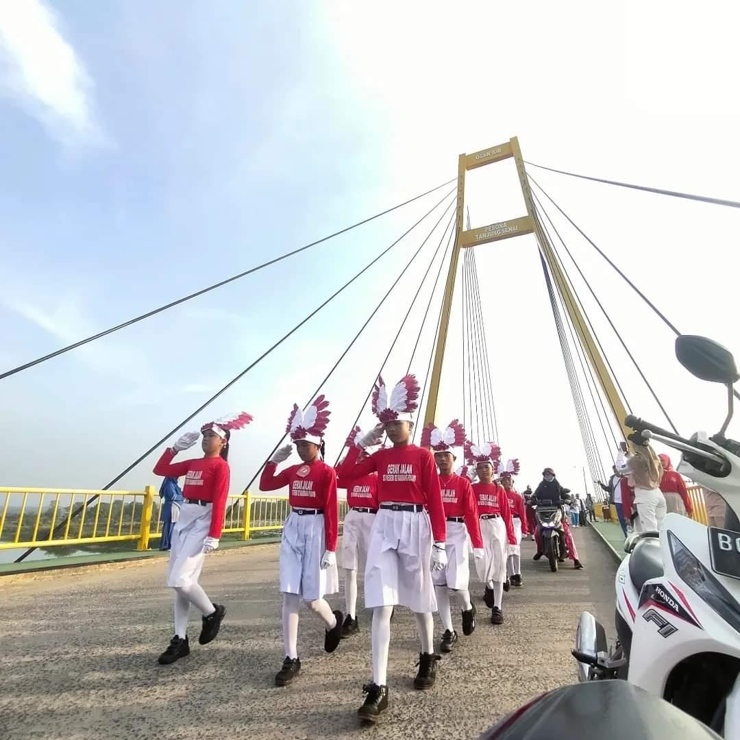 Kadisdikbud Lepas Lomba Gerak Jalan, Wabup H Ardani Sambut di Tanjung Senai 