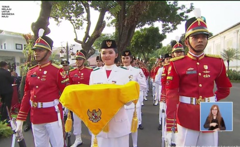 Pembawa Baki Upacara Penurunan Bendera di Istana Negara Ternyata Asal Sumsel, ini Profilnya 