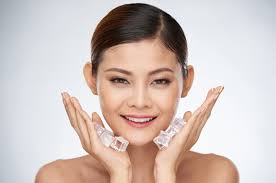 Ini 6 Manfaat Kompres Wajah Pakai Es Batu