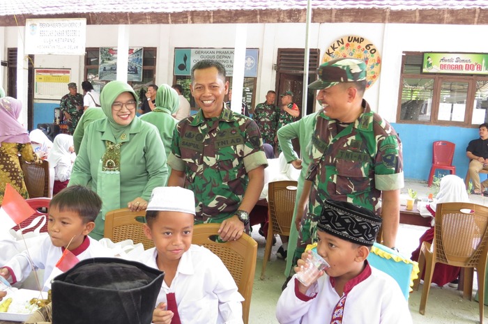 Dapur Masuk Sekolah, Kodim 0402 Kunjungi SDN Ulak Ketapang